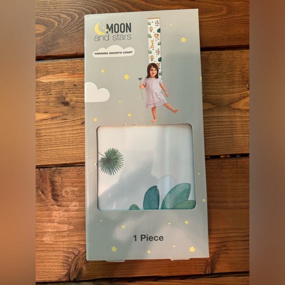 NIB Hanging Growth Chart featuring Monstera Leaves and Animals - Picture 1 of 2